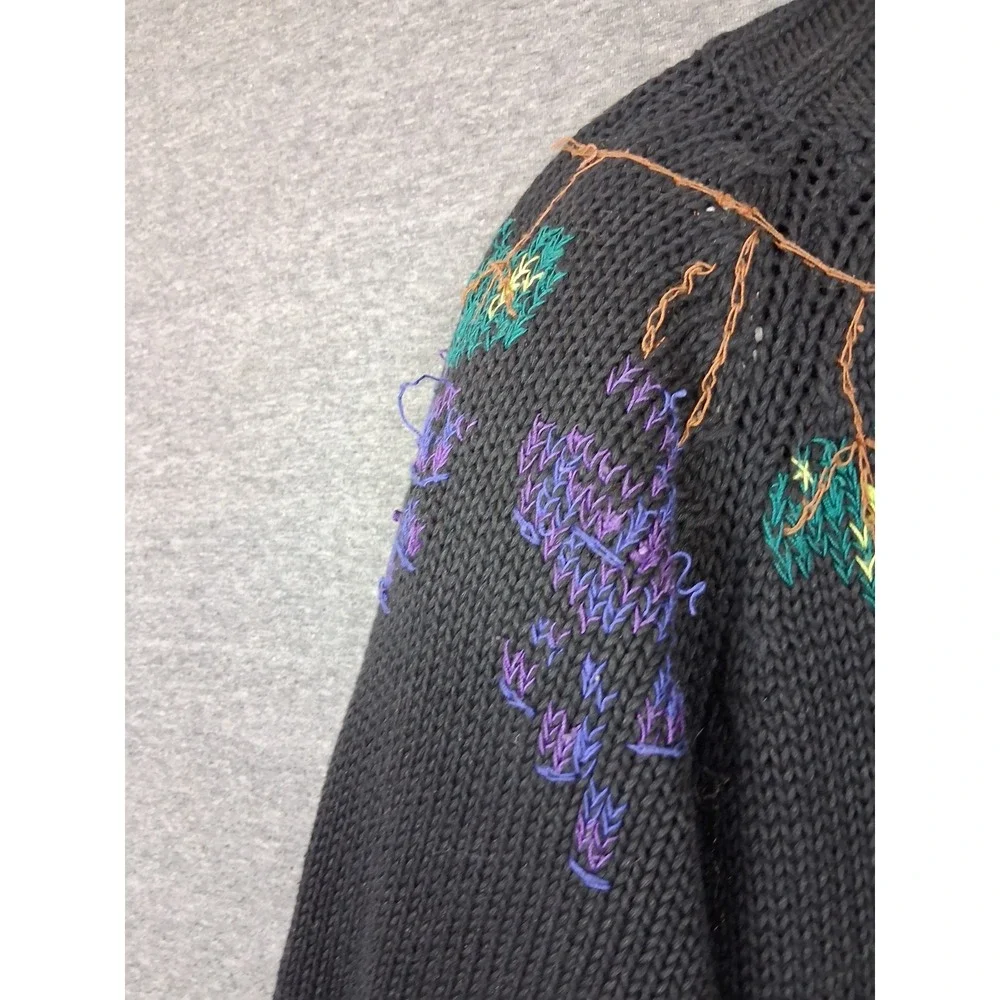 Cambridge Womens Sweater Large Black Grape Vine Embroidered Turtleneck VTG‎
